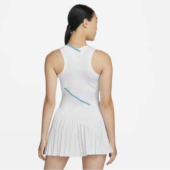 Nike Tennis 🎾 Dress - Picture 2 of 10